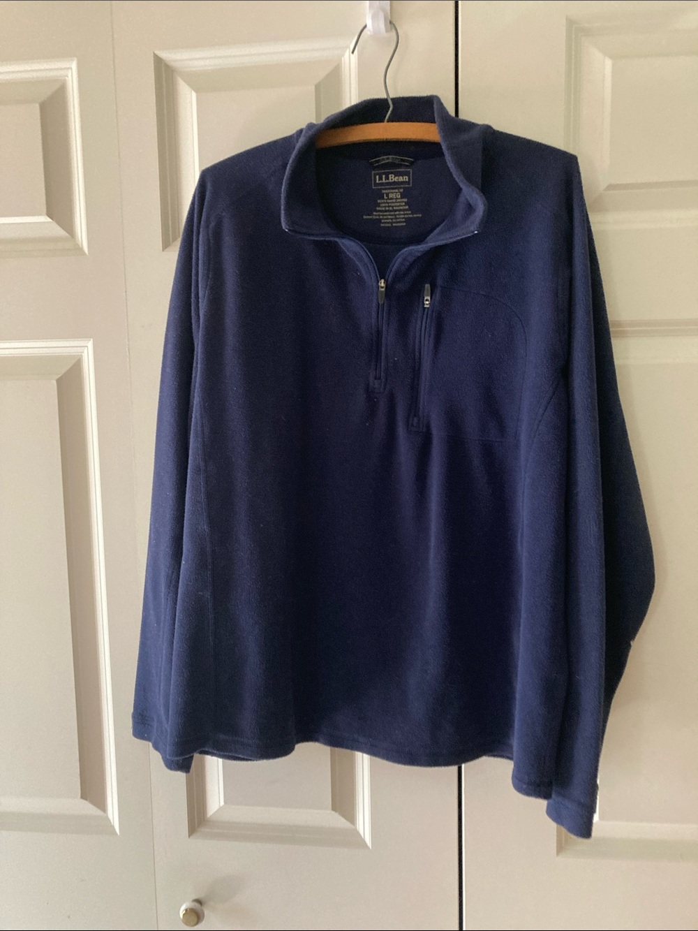 LLBEAN fleece 1/4 zip pullover men’s Large Reg. navy blue zip chest pocket